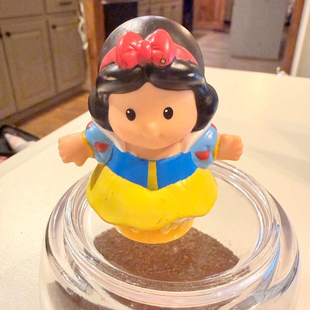 Fisher-Price Little People Snow White Disney Princess Kids Yellow Good 2012